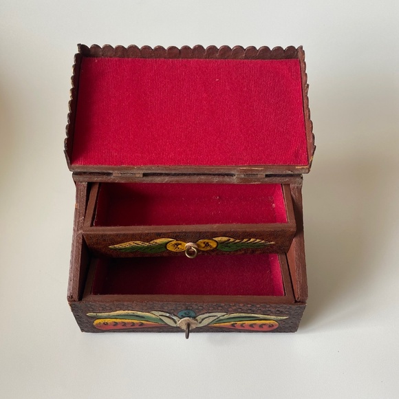 Vintage TOOLED LEATHER BOX with Drawers Leather on Wood Hand Painted Rare - Picture 3 of 10